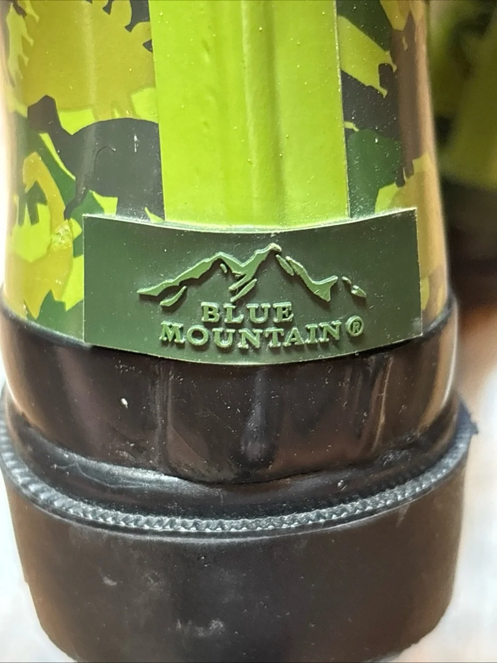 Blue mountain dinosaur print rain boots child size 9/10